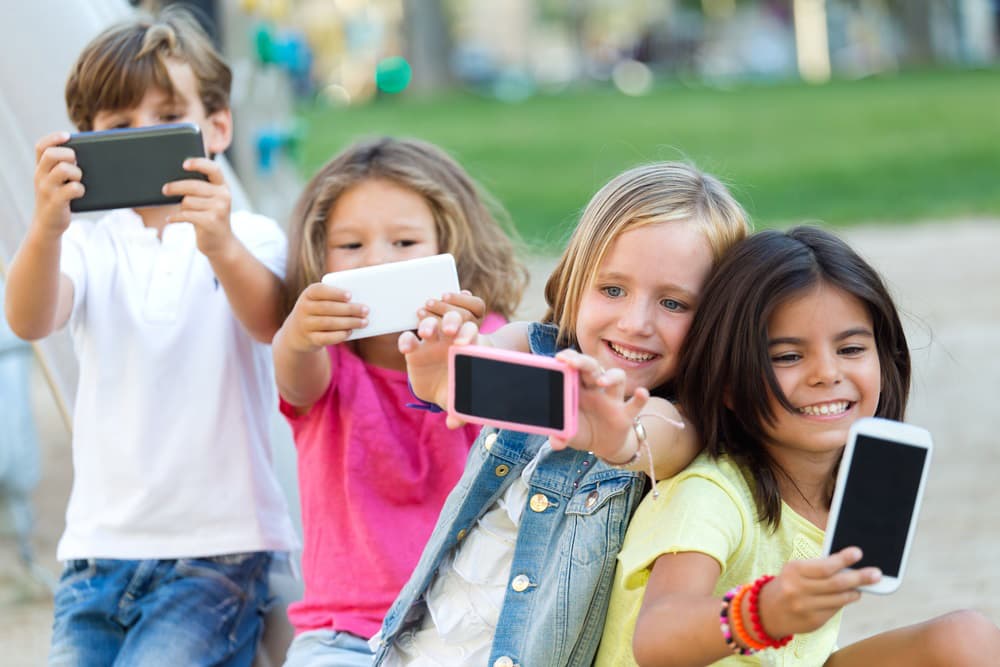 What Age Should a Kid Get a Phone? The Ultimate Guide to Deciding