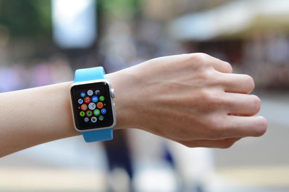 Cómo el seguimiento de la ubicación del Apple Watch puede ayudar a padres y madres a mantener a sus hijos seguros
