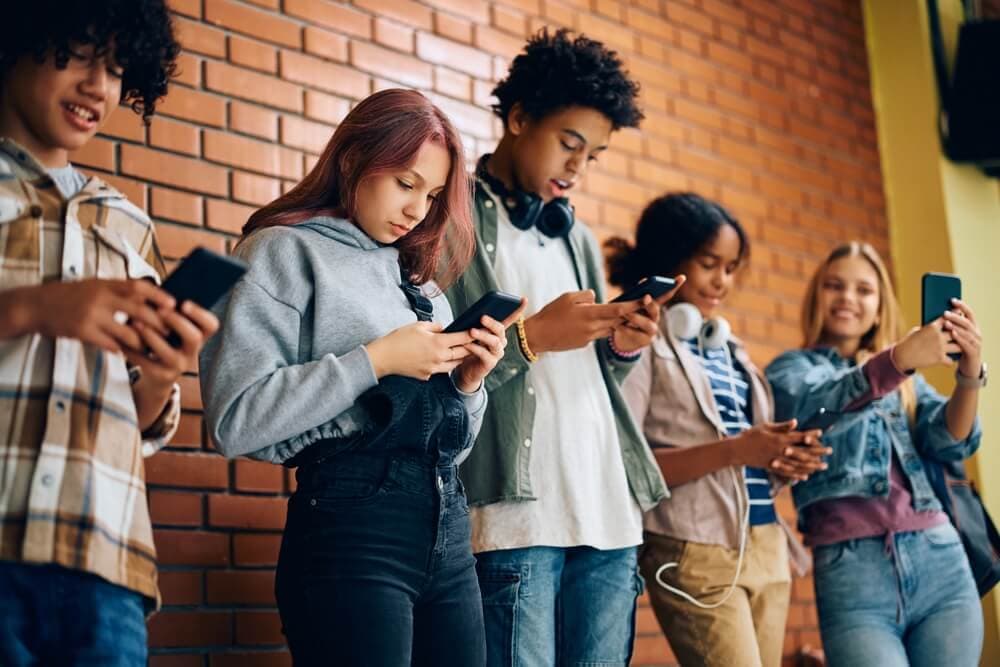 What Does It Mean to Be Chronically Online? Signs and Solutions for Parents