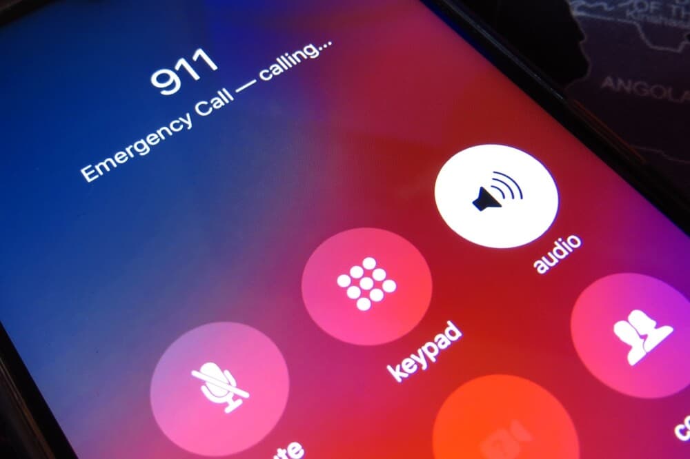 How Does the Panic Button Work on iPhone: A Complete Guide for Parents